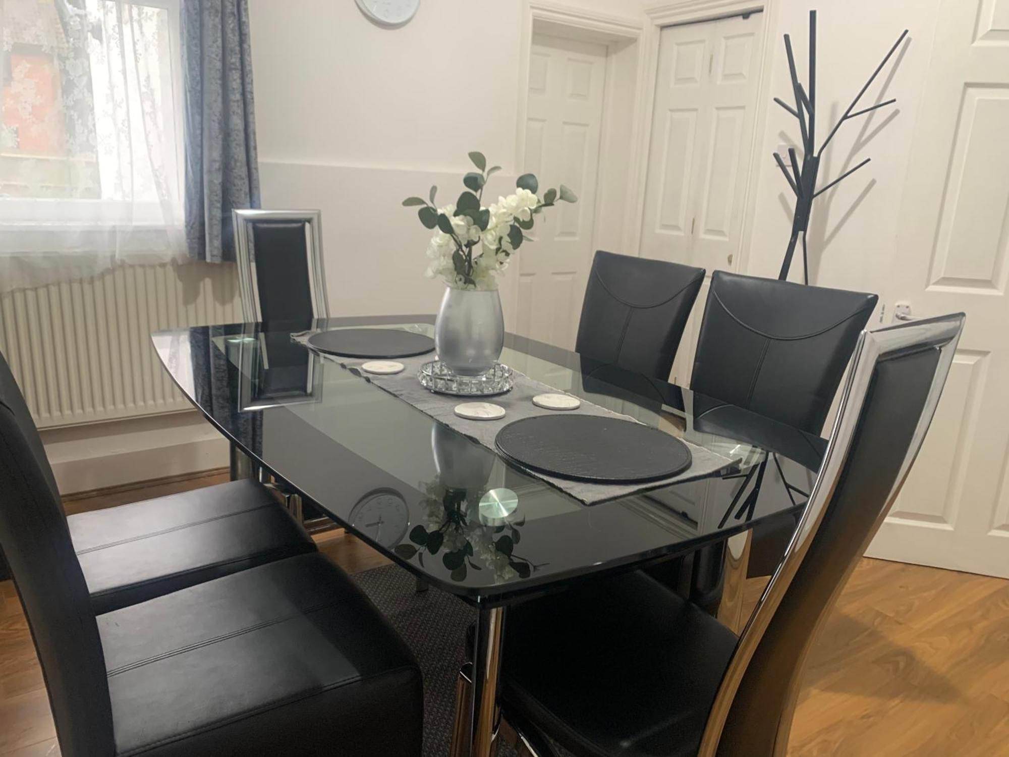 L A Place Croydon, London Villa Norwood Bagian luar foto
