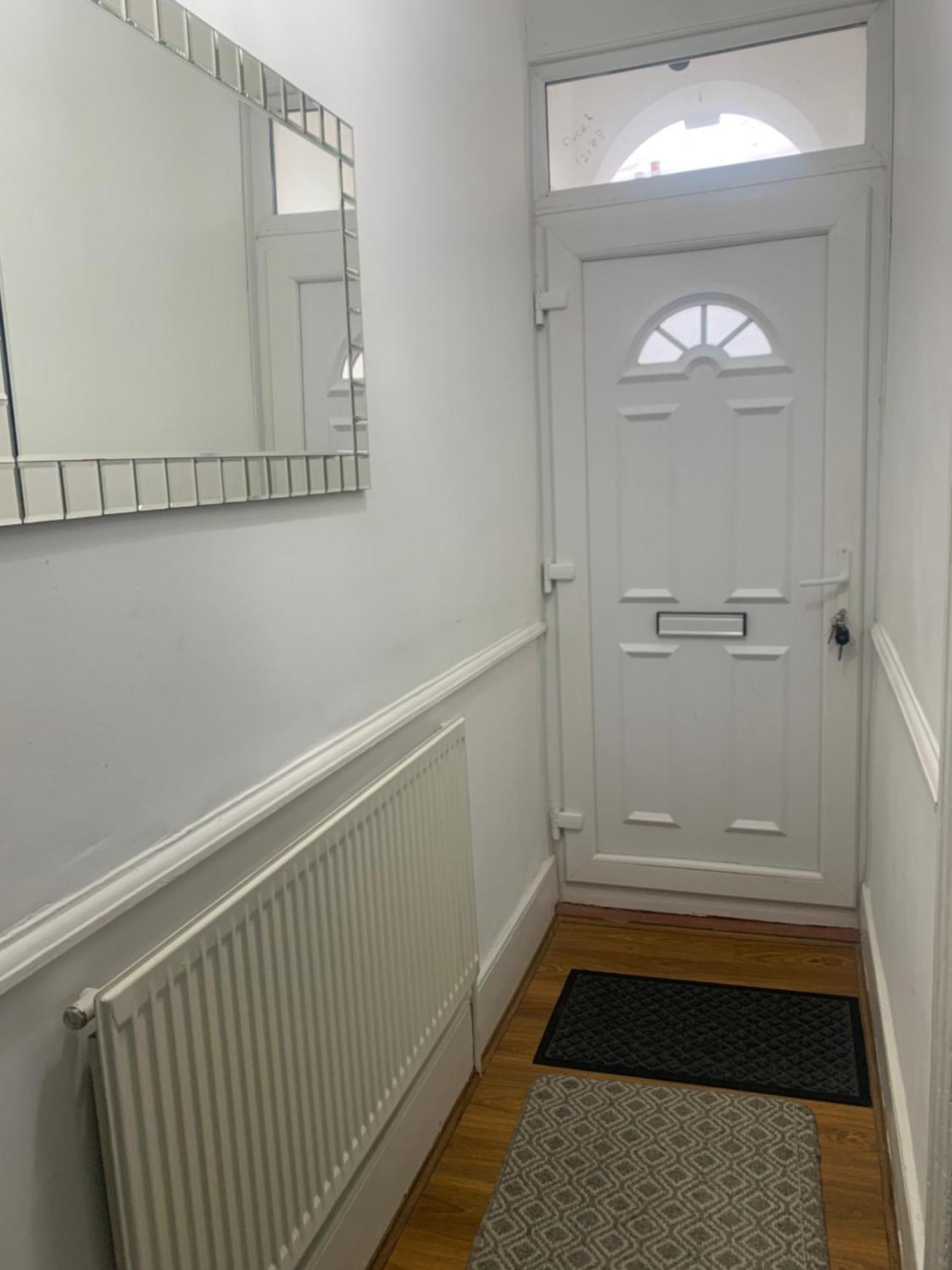 L A Place Croydon, London Villa Norwood Bagian luar foto